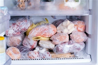 Nguy cơ ngộ độc từ cách bảo quản thực phẩm trong tủ lạnh